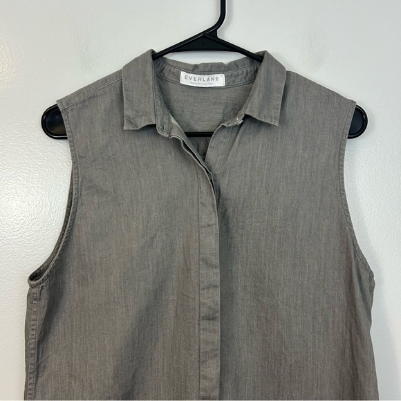 Everlane Poplin Sleeveless Button Down Grey Top Size Medium - Picture 3 of 13